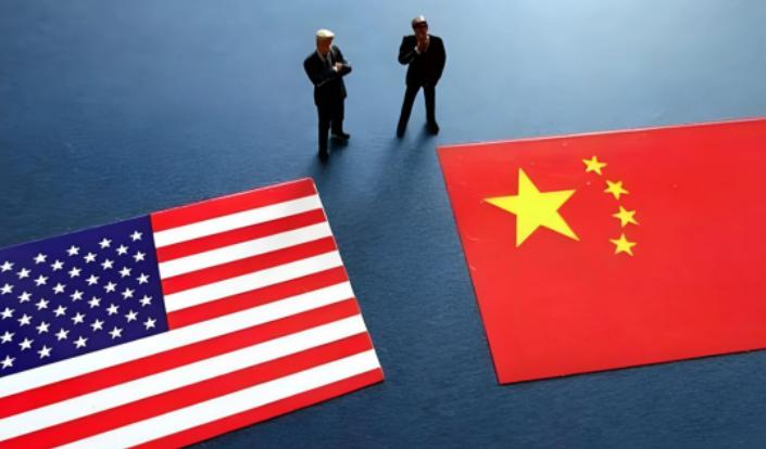 美国反华派认为，中国现政府跟清政府差不多，专制腐败，中国的所谓辉煌都是吹出来，中