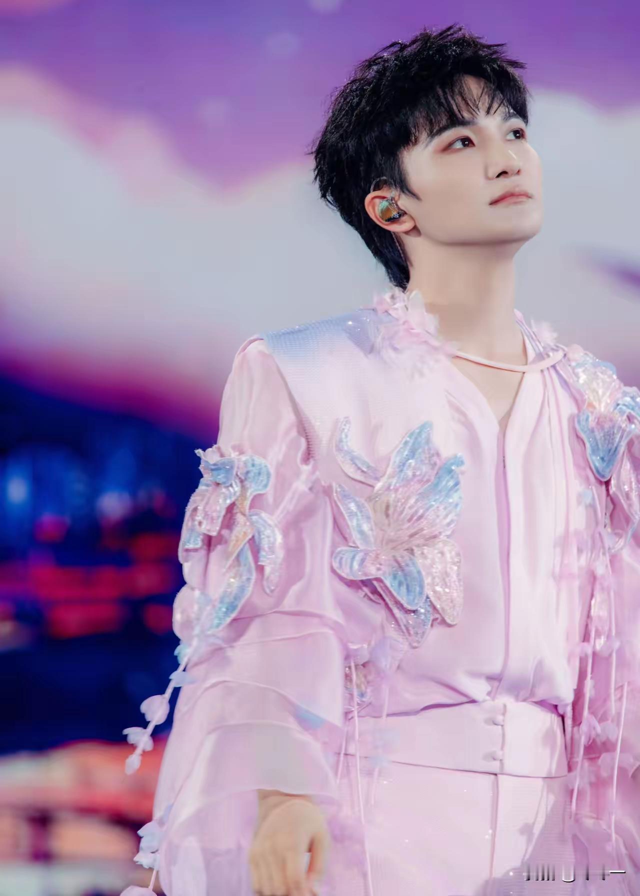 这下周深真出名了，不仅仅是粉丝知道，全国人民都知道了，你捐的100w竟然是你