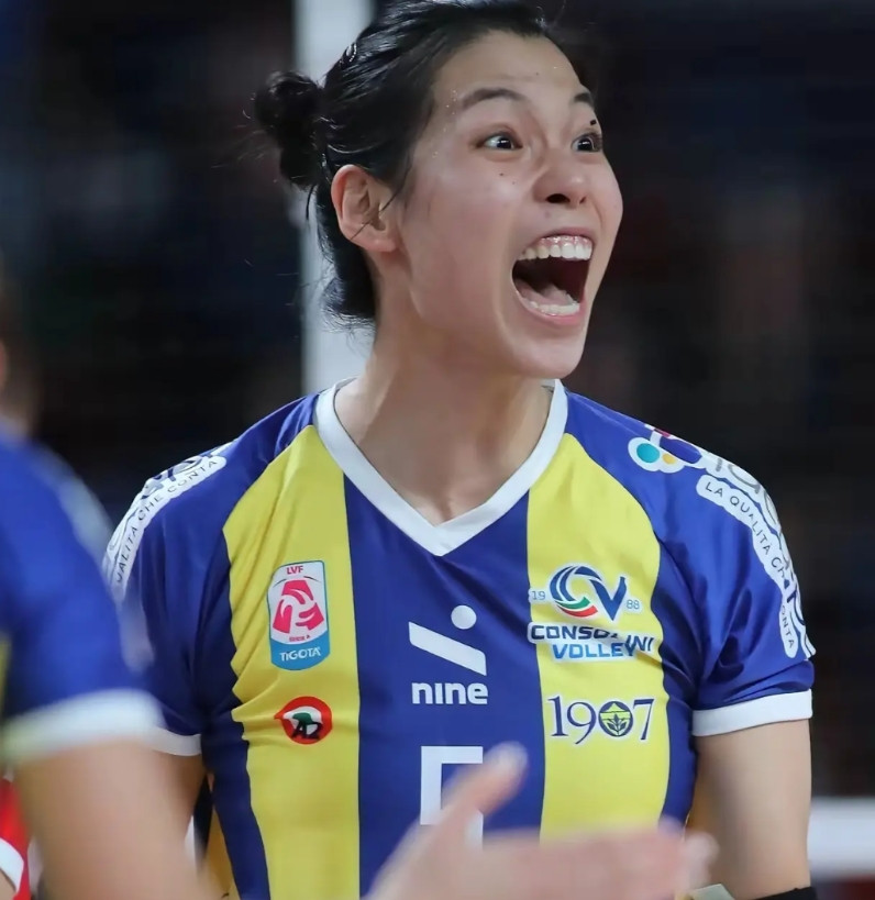 在意甲打出名堂的庄宇珊，可以预见其上限会超过意大利国家队的塞拉，完全可以胜任吴梦