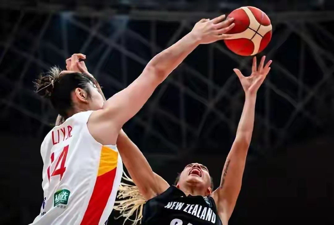 中国女篮今晚首战美国队柏林首秀就是试金石，20:15对世界第一美国。D组美捷意