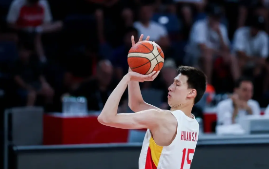 追随杨瀚森的脚步，又有两位中国球员可能以首轮身份登陆NBA郇斯楠:18岁，2