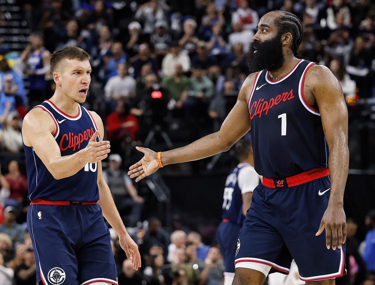 哈登：博格丹，我俩三分20中11，其他球员22中2，你说泰伦卢怎敢DNP你那么多