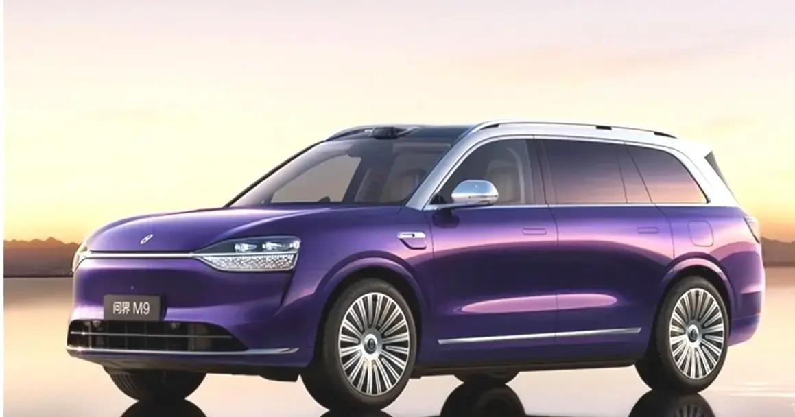 问界卖爆了，但华为的“界”字军团可能要内卷了。刚看到个数据，问界40个月卖了