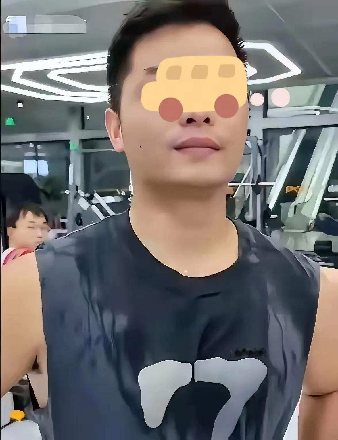 偷吃教练不道歉，是有原因的。黄压根儿就没指望教练道歉，借这个事儿让梁身败名裂，才