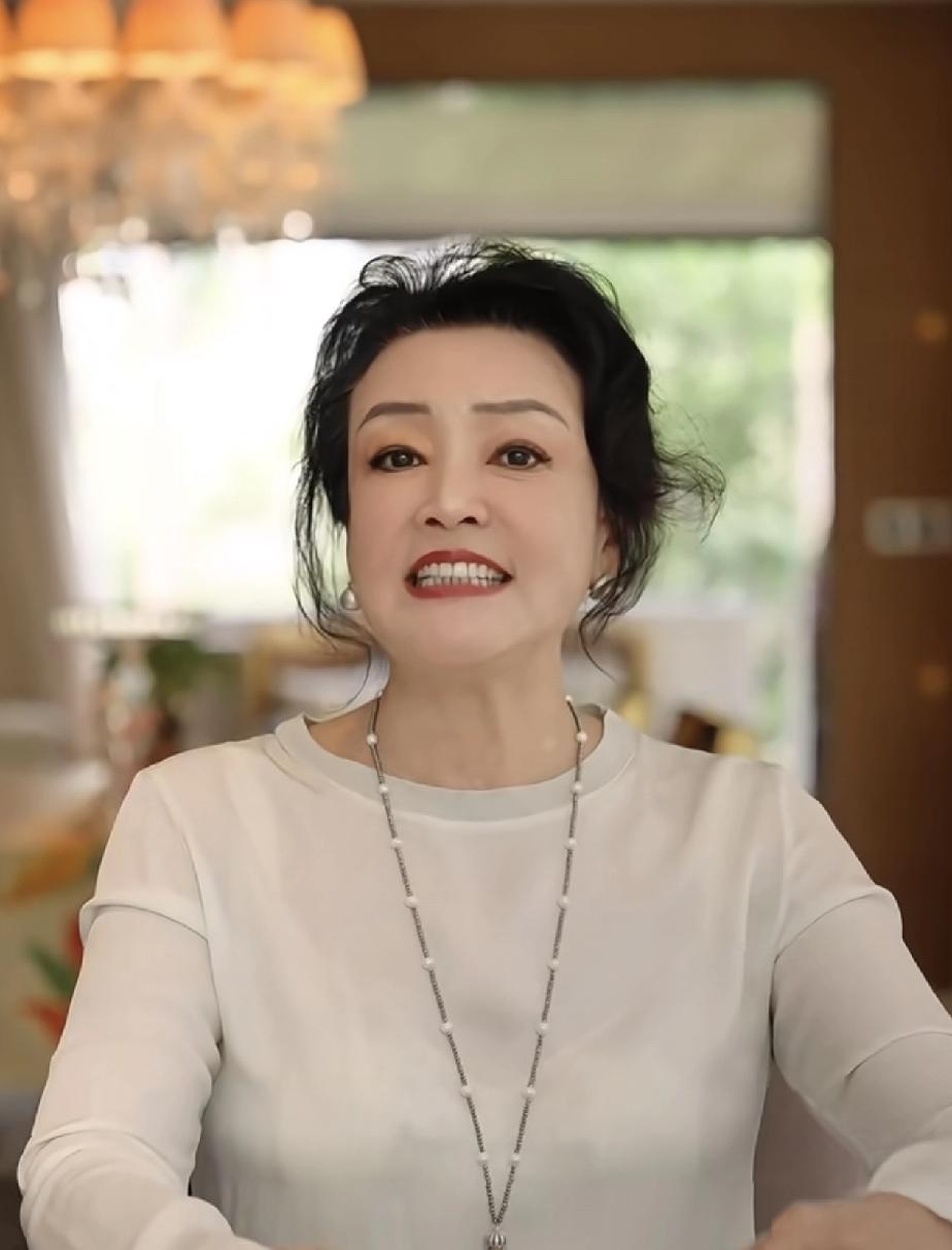 有一说一，张兰真是营销奇才，西贝老板要好好学学啊！后厨直播炒菜，看看这烟火气，