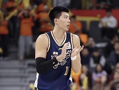 杜峰：别把焦泊乔整抑郁了！焦泊乔从广州到广东，整的不会打球了。第二轮与浙江的比赛