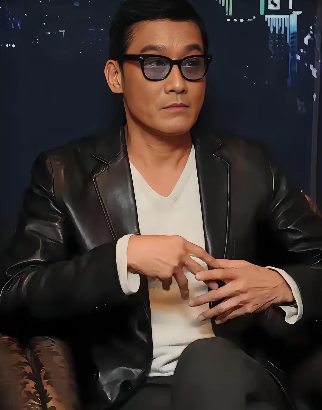 梁家辉这段话，最近又被翻出来刷屏了。视频里他说：“内地的朋友，如果来香港，你们会