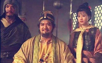 水浒里宋江打方腊，伤亡惨重，除了作者有意为之，我推测如下：以前都是梁山和地主豪