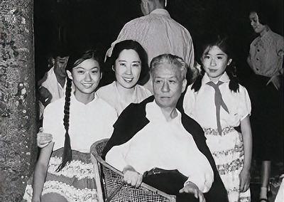 刘少奇前妻之女对王光美女儿说：你不是我亲妹妹，王光美有何反应这话一出，在场