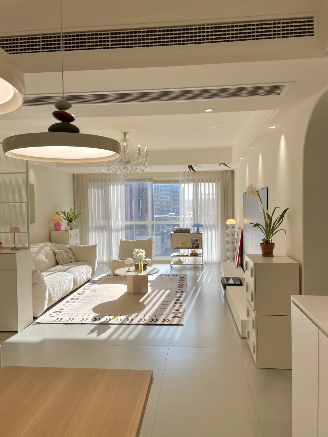 听我一句劝，小户型客厅这样装真的显大！