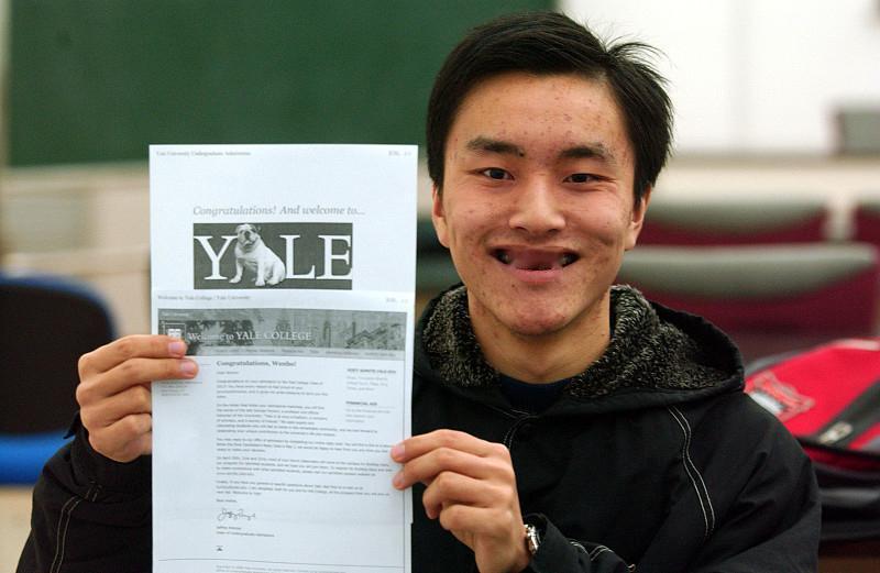 考研失败完全可以申请香港留学，根本不是什么遥不可及的事。每年考研出分后都有不少