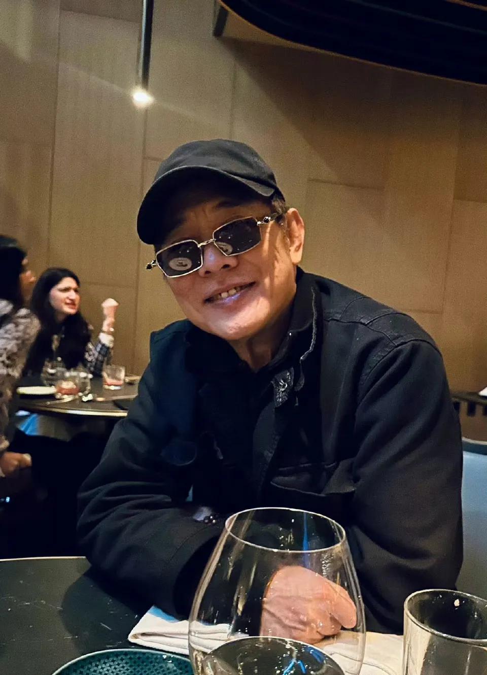 怪不得李连杰嘚瑟了，他说自己小学都没有毕业，但是努力了一辈子，四个女儿都已经完