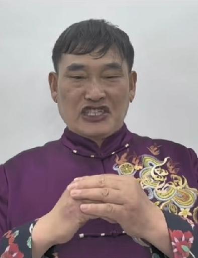 大衣哥商演接不停，五一假期结束了，商演档期不但没结束，还一个接一个，5·7—5·