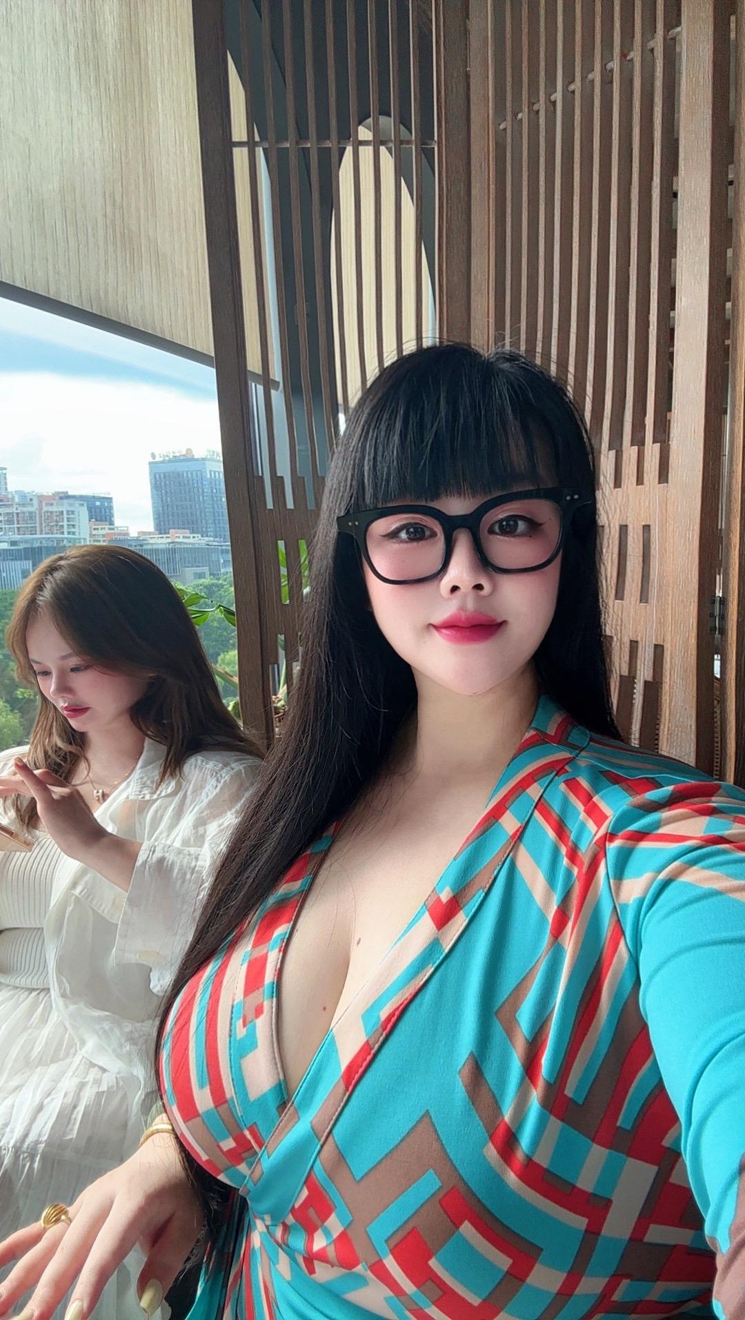 肉肉女孩