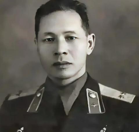 1964年，有关部门赶来哈军工，告知空军工程系主任唐铎少将：“现在给你两个选择，