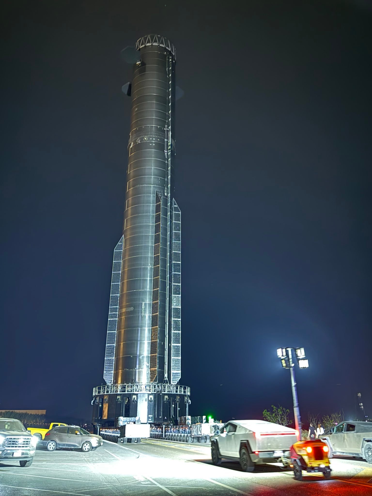 SpaceX计划6月初启动路演，并举办一场面向1500名散户的活动4月7日，路透