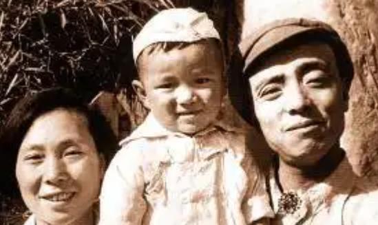 1961年，杨尚昆的二儿子杨绍明，小时候很淘气，一直是中南海里的“孩子王”，就连