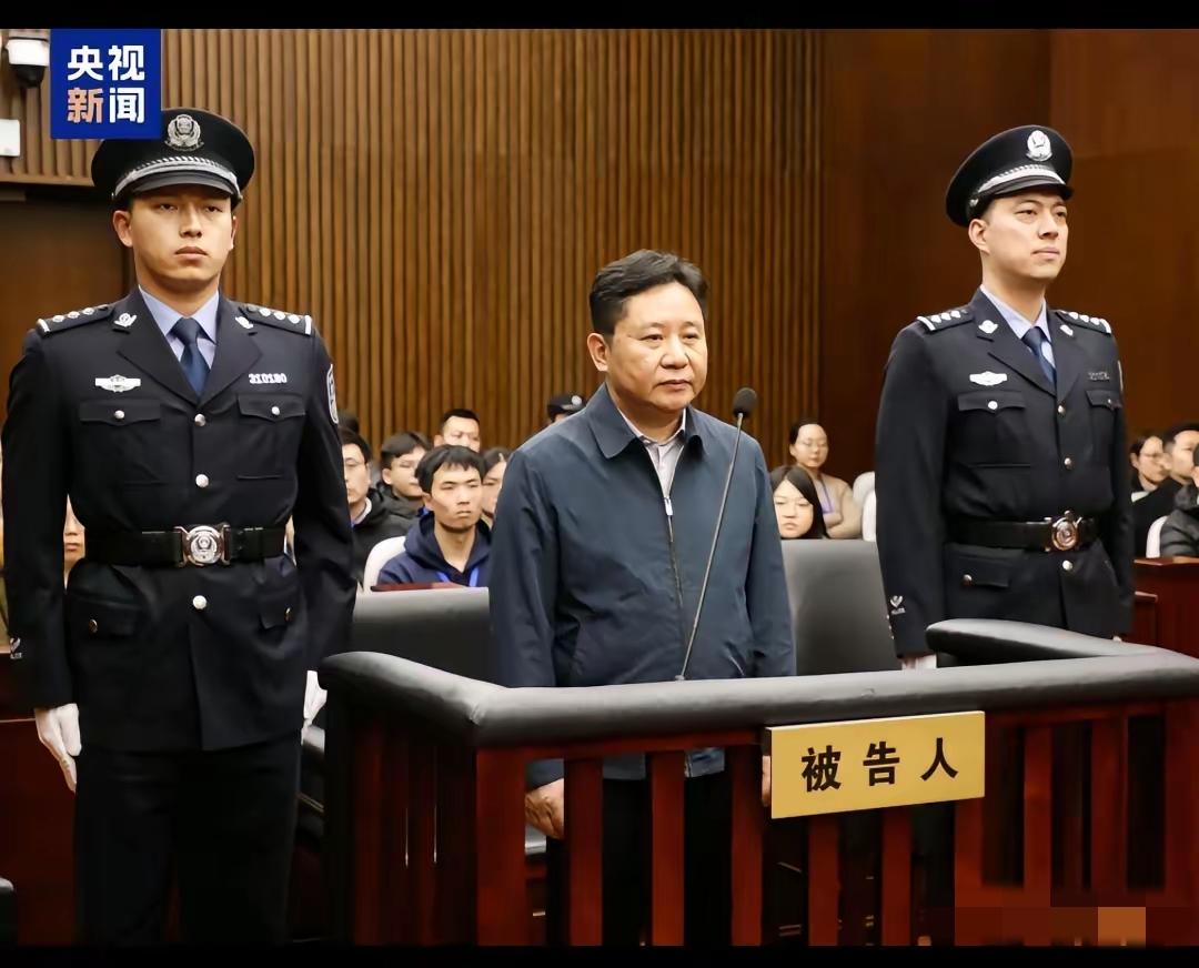 真的越看越纳闷：天天查别人的纪委监委，自己人贪腐被查的居然这么多！这恰恰说明，中