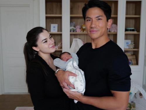 造娃成功，二战后现存的各国王室，生育能力都不错。文莱阿杜马丁王子夫妇刚结婚不久