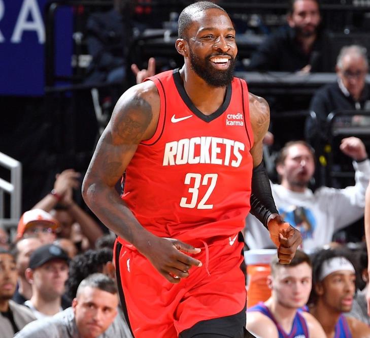 火箭队今天输给了热火队，三连胜也被终结。比赛之后有记者问到，今天火箭队启用了39