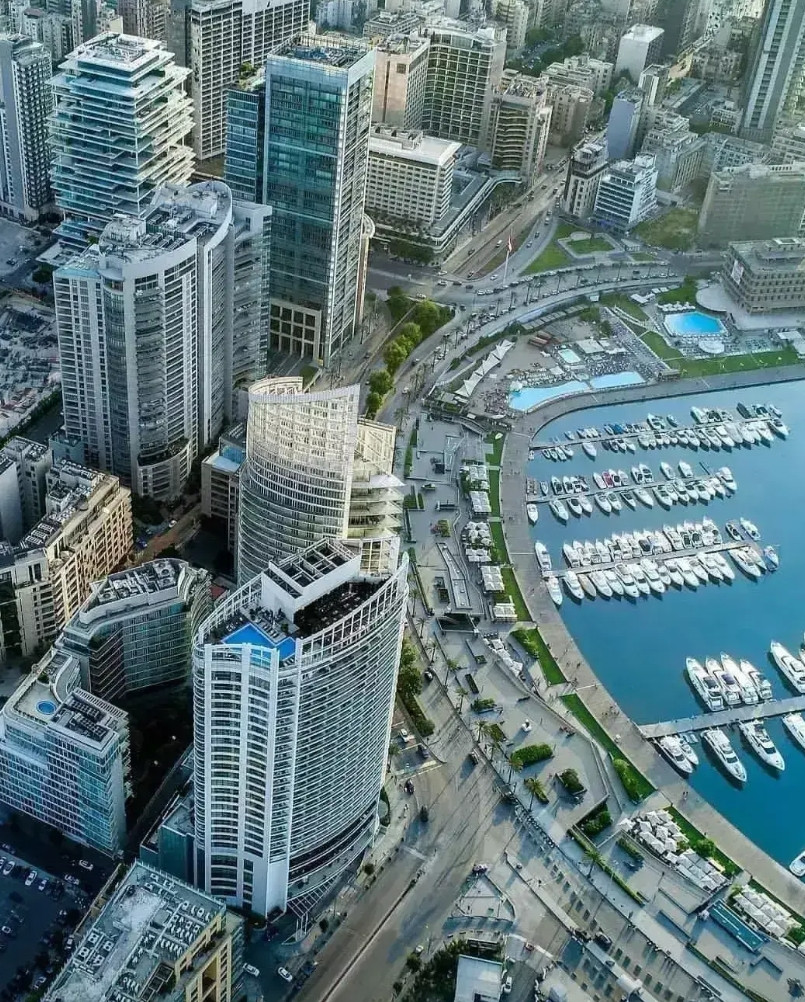 这是黎巴嫩的大城市，无比的繁华，城建水平有点类似于我们的一线城市，它是一个和“以