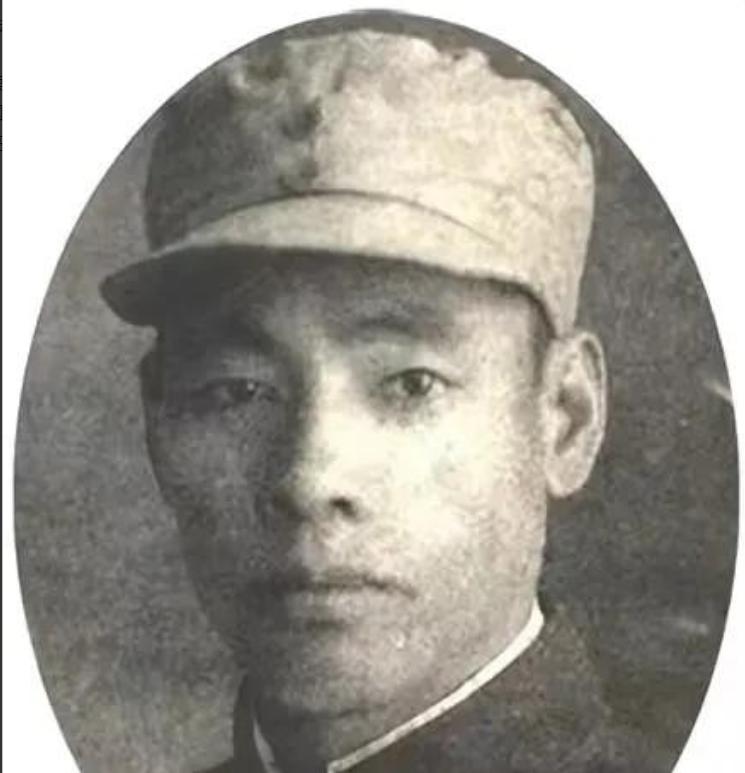 1941年，八路军侦查员刘锡琨执行任务时，晚上住在一个地主婆家，地主的儿媳让出了