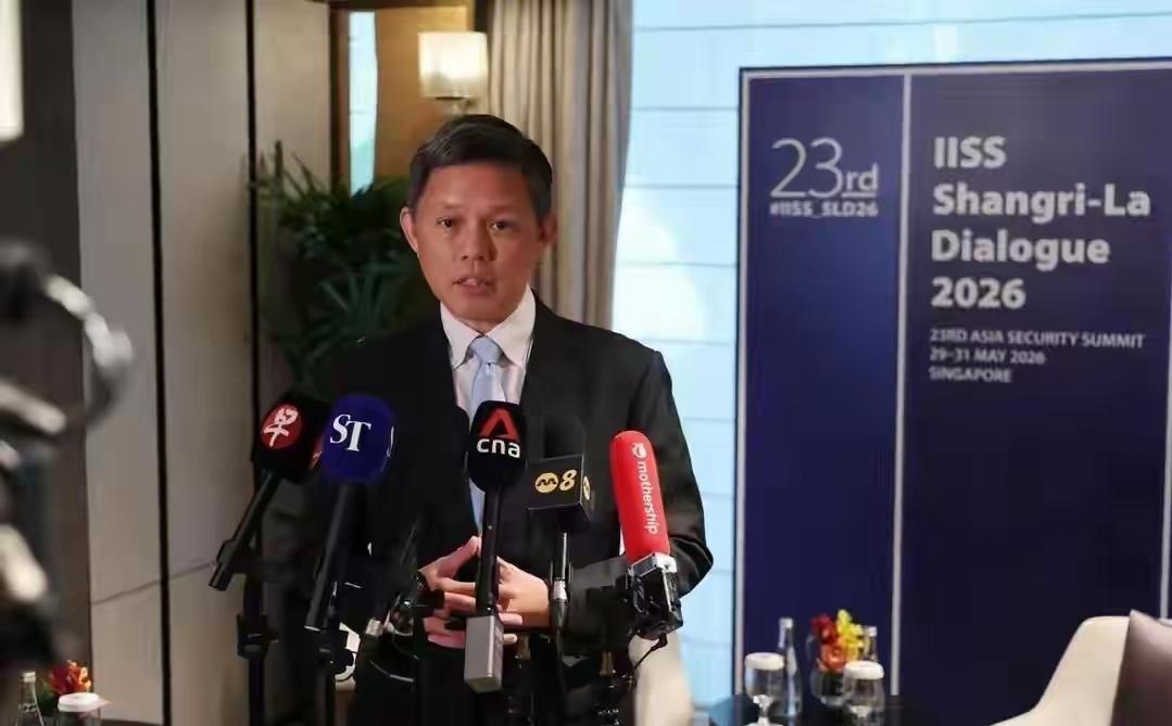 前脚新加坡总理黄循财呼吁中方放下恩怨，和日本实现和解。后脚5月31日，新加坡防长
