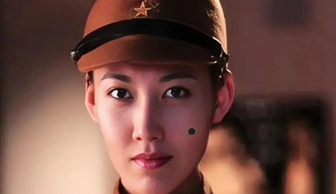 1938年，东条冥郎看到女儿的尸体被完整的运回后，异常兴奋，立即从腰间拔出刀子，