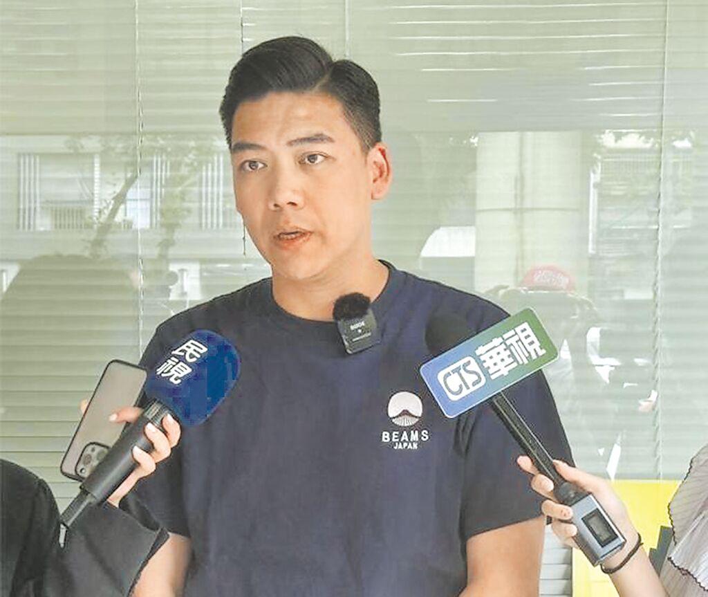 与萧敬严在同一天遭到停权处分的赖苡任，愤怒直言：“有人竟能直接获得提名，如愿以偿