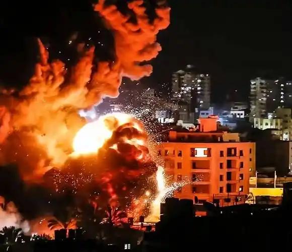 以色列这下可真是“搬起石头砸自己的脚”了。之前仗着美国撑腰，在中东那是横行霸道