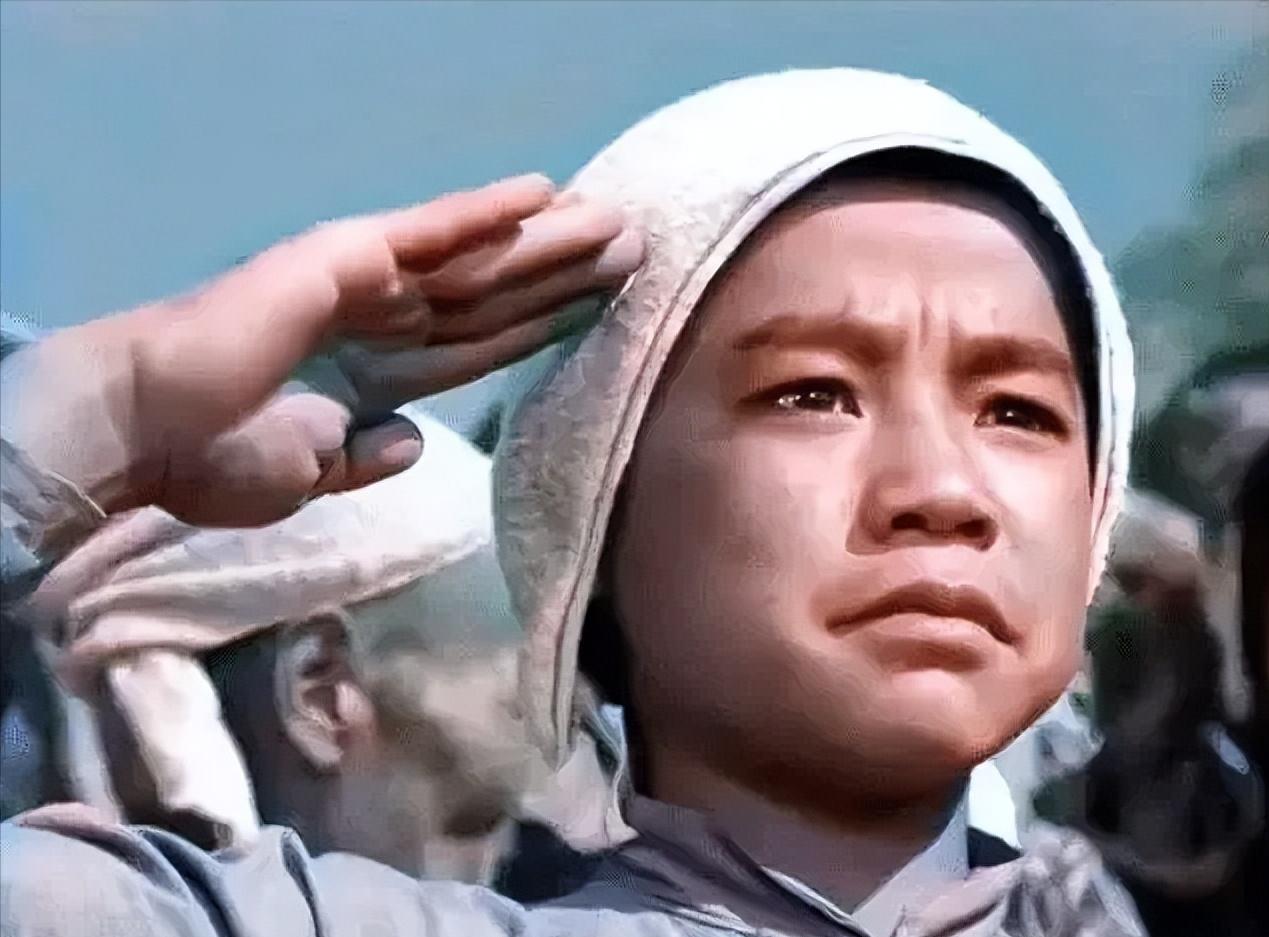 1969年，19岁的安吉斯，也就是小兵张嘎的扮演者，去北影揪斗演艺人员，包括罗金
