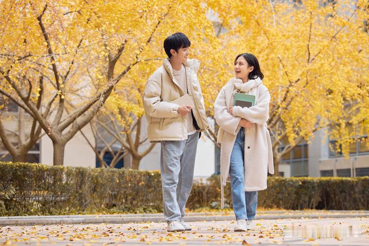 每天和异性聊天？小心！你正在掉进情感陷阱！每天和同一个异性高频聊天，看似是