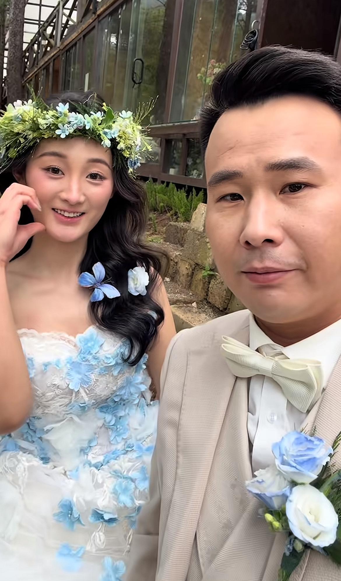 陈亚男的新婚纱照曝光后，评论区被大家提的最多的，还是朱小伟。7月19日，郭新朋晒