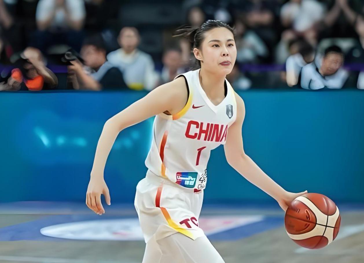 女篮迎第二胜！罗欣棫、王思雨联手爆发，助中国女篮距离世界杯更近一步