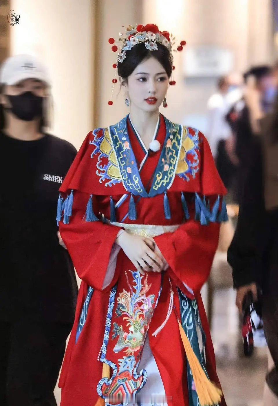 这么一对比，陈都灵掀桌白鹿好像很正常[捂脸哭]​​​