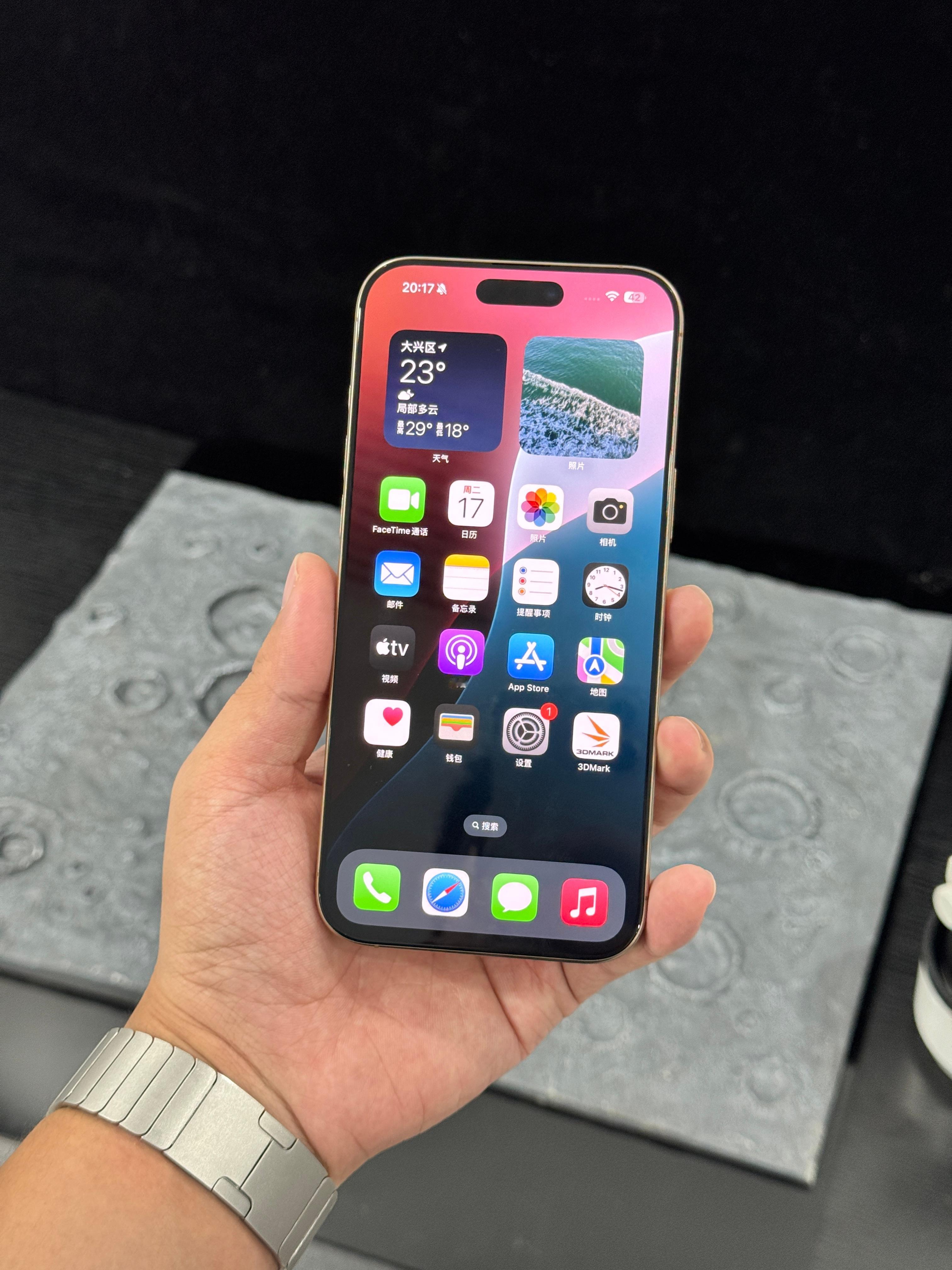 我现在已经非常习惯iPhone16ProMax的相机控制按键了，但是我