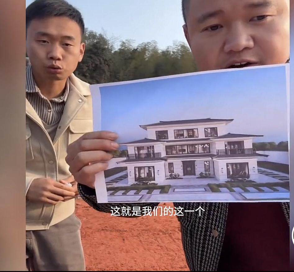 没有车库、没有电梯、没有猪圈，农村四哥家的别墅是这样的！背靠竹林，高10米的