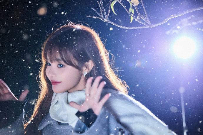 我就说让黄霄雲词曲创作会出大事黄霄雲这次亲自操刀创作，果然带来了惊喜，歌声里的