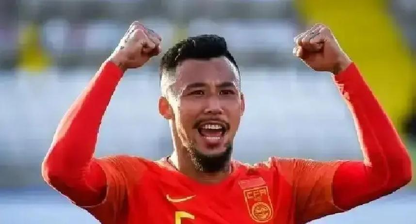 主教练人还没到，新前锋已经签完了。不是乱花钱。24岁，解放者杯决赛绝杀，1