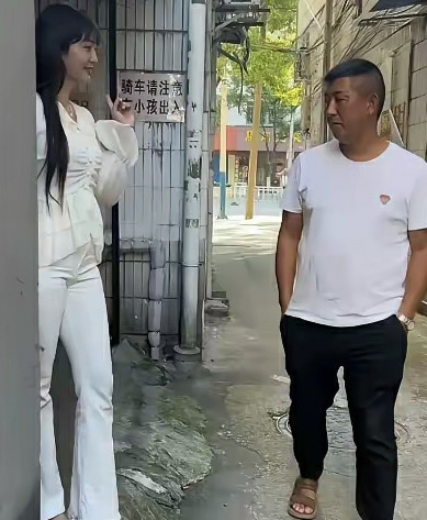 太敬业了，白天就开门了