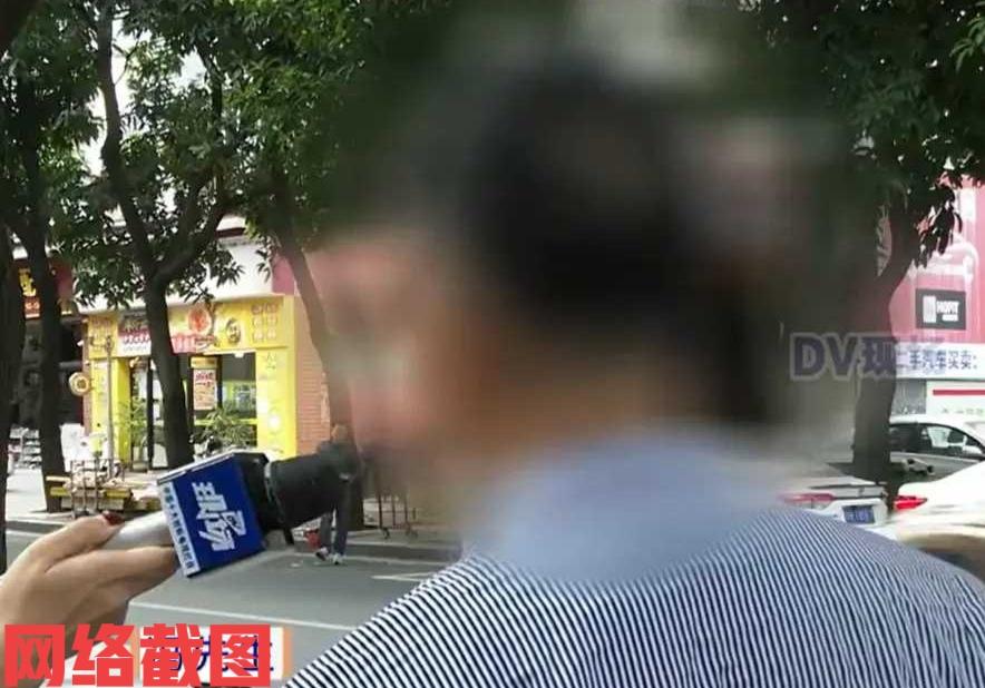 广东佛山有情侣去平价酒店住宿。可没有想到遭遇了一些事情，原来在她们晚上休息时