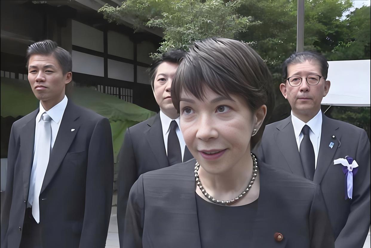 东京机场彻底乱了！日本新首相刚放话访华就被现实打脸，中日航线遭遇断崖式封杀，吃饭