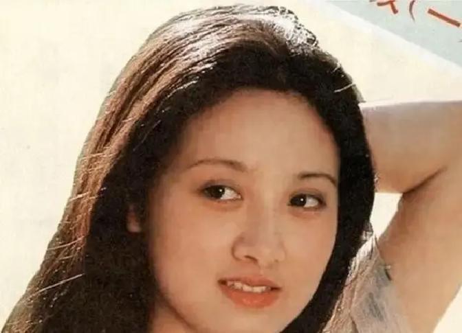 2001年7月13日，萨马兰奇念出“北京”那一刻，张国立和邓婕在电视机前先是狂喜