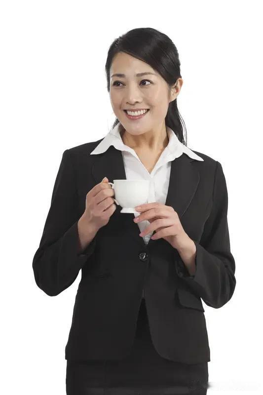 职场里酒后和上司发生关系，简直是把最敏感的雷区踩得稀碎。有人第二天醒来看见枕边