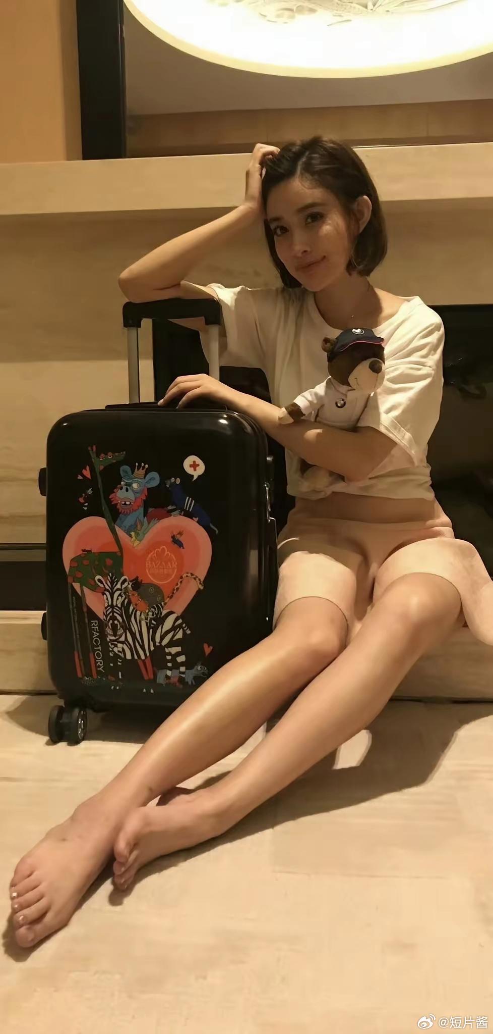 孟子义早期放的开，怼脚丫拍！