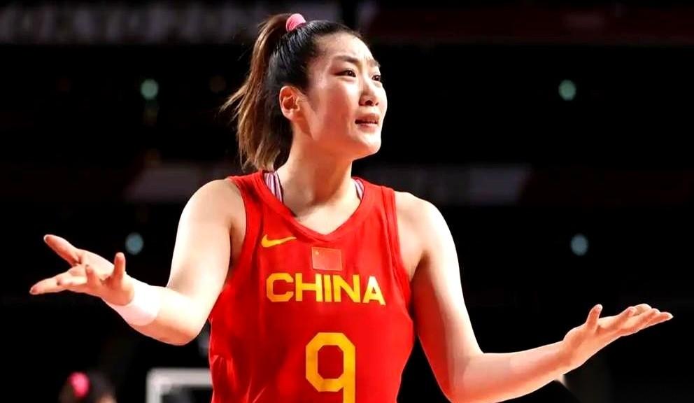 2026年9月19日前后，李梦公开用一句话，回应了2023年3月张隆前妻赵蕾带着