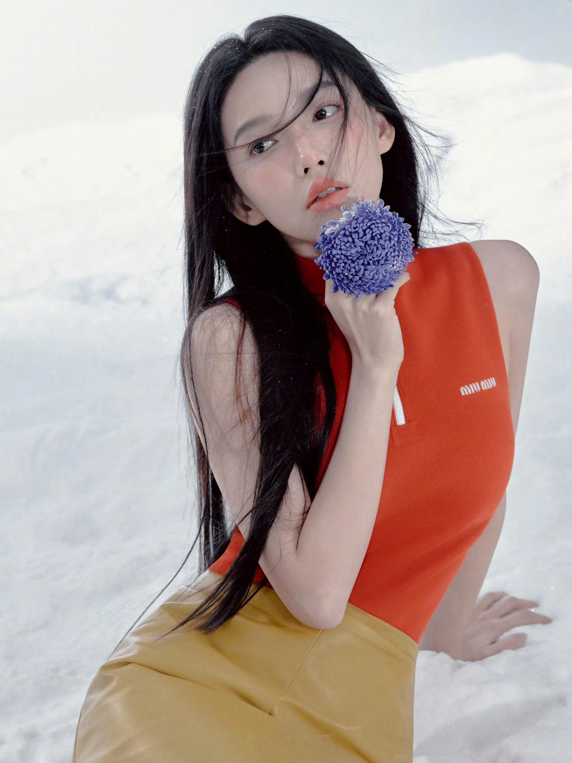 程潇精品购物指南封面程潇雪中神女大片