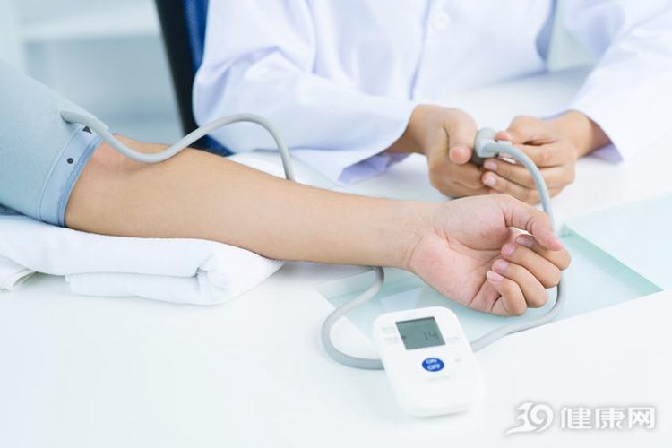 高血压喝什么茶? 医生: 这4杯茶个个是降压高手!