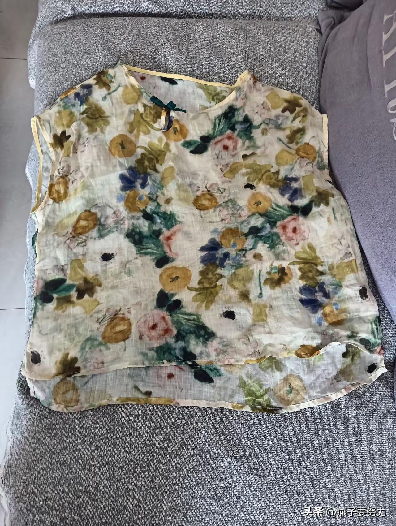 昨天瞧见一位网友在网上花39元买了件短袖，我瞅着那质量不咋地，还没袖子。那天