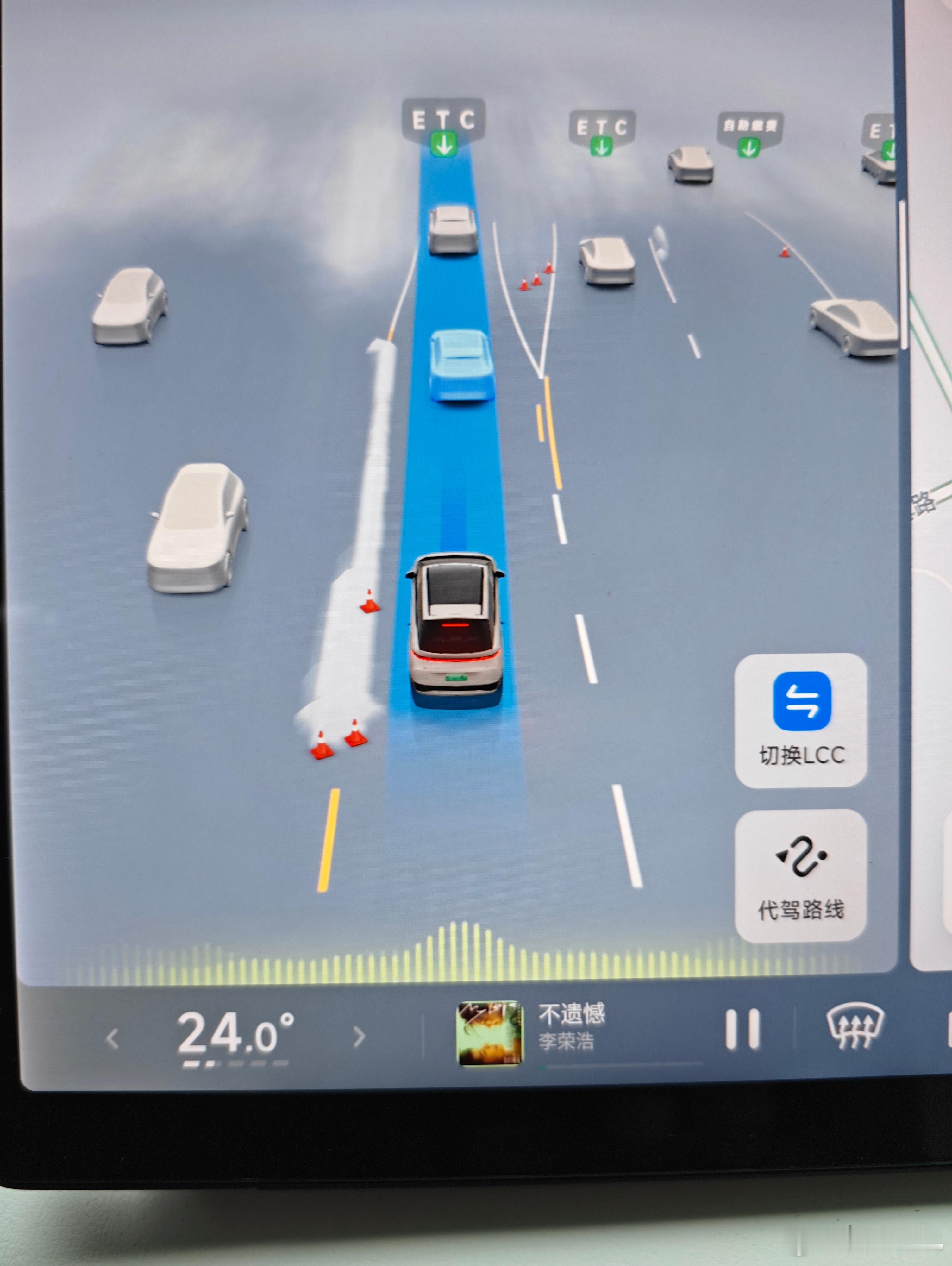 开着小鹏X9自动过个ETC，舒坦电动兄弟小鹏x9​​​